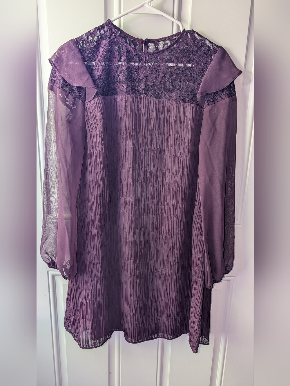 Kensie Dress Pleated With Lace Top And Sheer Sleeves Plum Purple Size 8 EUC